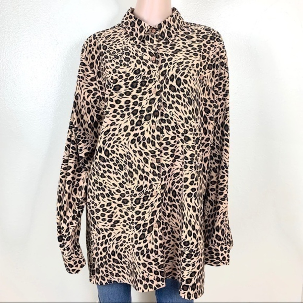 Sag Harbor women buttons down animal print shirt